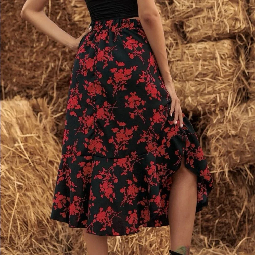 Black and red button down midi skirt floral print - Picture 2 of 5